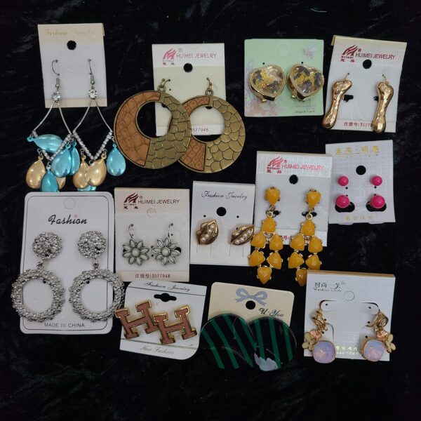 Important Branded Earrings Deal Get 12 Earrings - Image 12