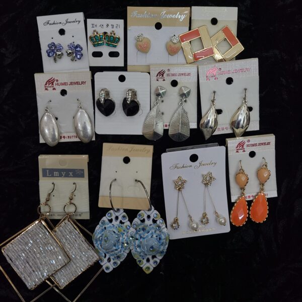 Important Branded Earrings Deal Get 12 Earrings - Image 11