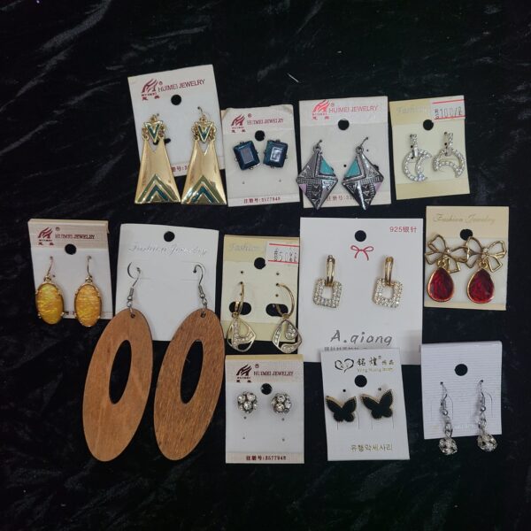 Important Branded Earrings Deal Get 12 Earrings - Image 6