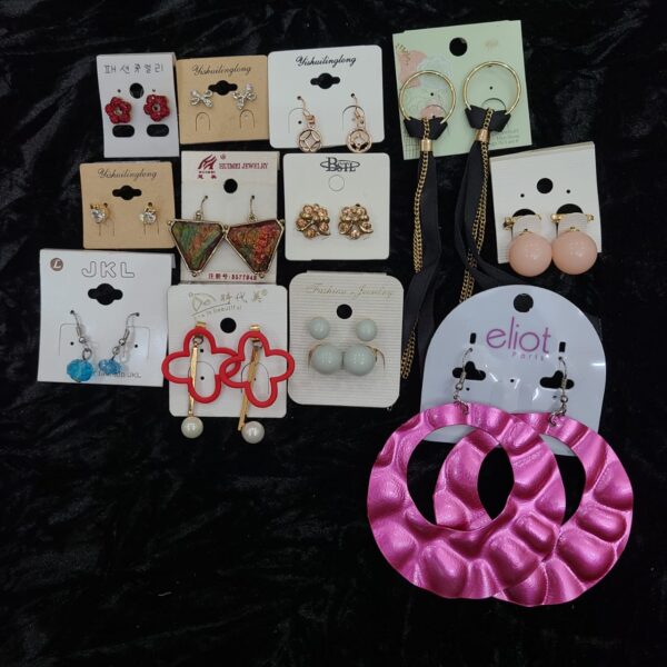 Important Branded Earrings Deal Get 12 Earrings - Image 7