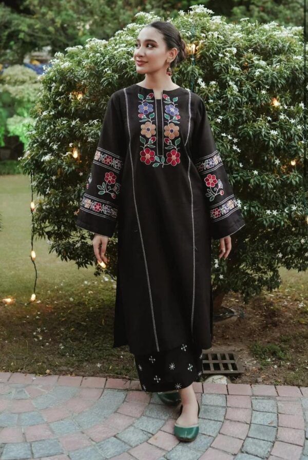 Embroidery dress - Image 3