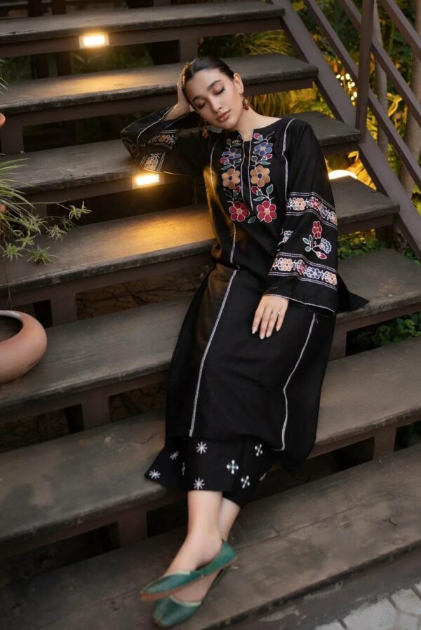 Embroidery dress - Image 5