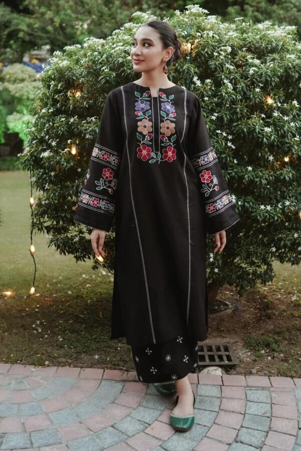 Embroidery dress - Image 9